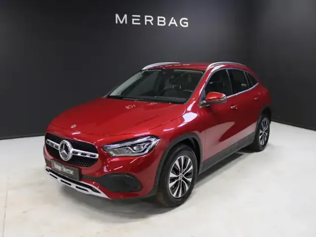 Mercedes-Benz GLA 200