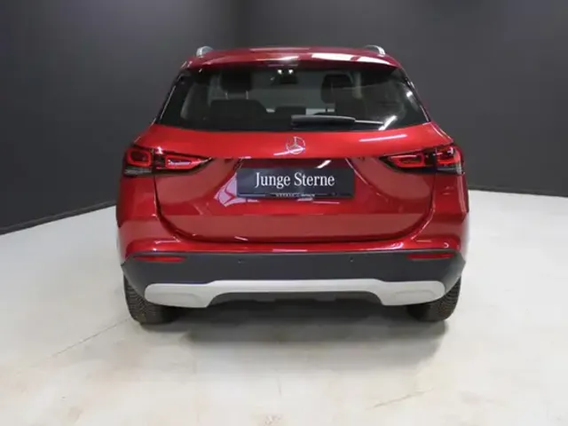 Mercedes-Benz GLA 200