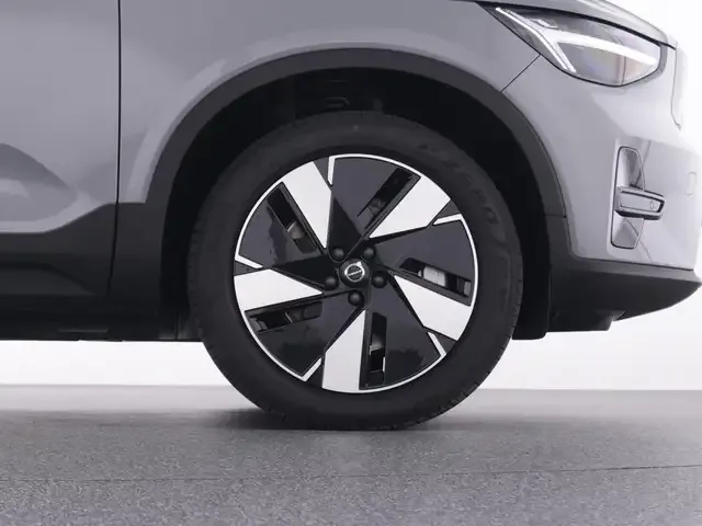 Volvo EX40