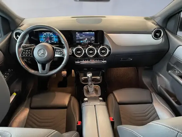 Mercedes-Benz B 180