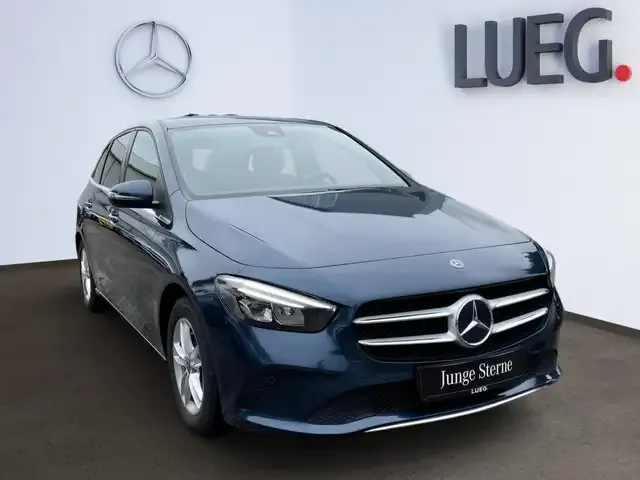 Mercedes-Benz B 180