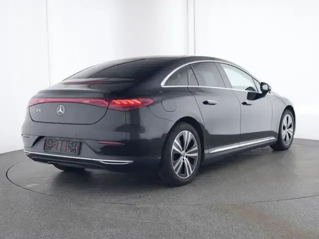 Mercedes-Benz EQE 300