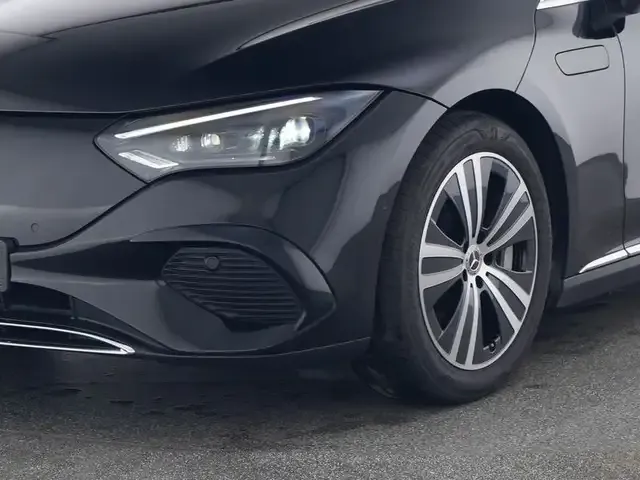 Mercedes-Benz EQE 300