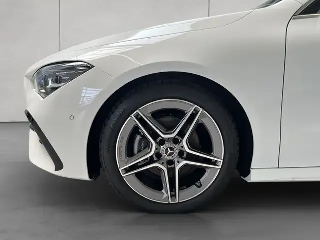 Mercedes-Benz CLA 180