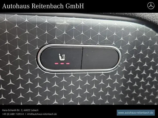Mercedes-Benz GLB 220