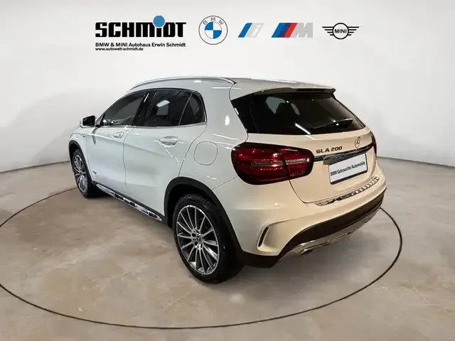 Mercedes-Benz GLA 200