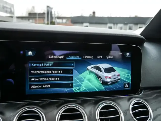 Mercedes-Benz E 220
