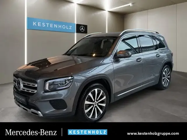 Mercedes-Benz GLB 220