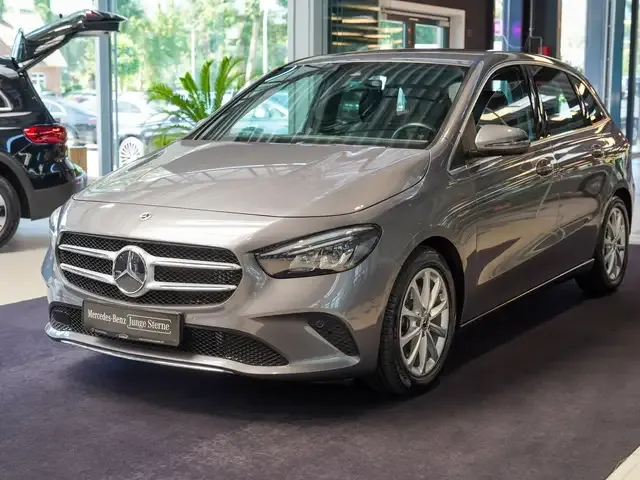 Mercedes-Benz B 220