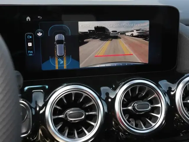 Mercedes-Benz GLA 180