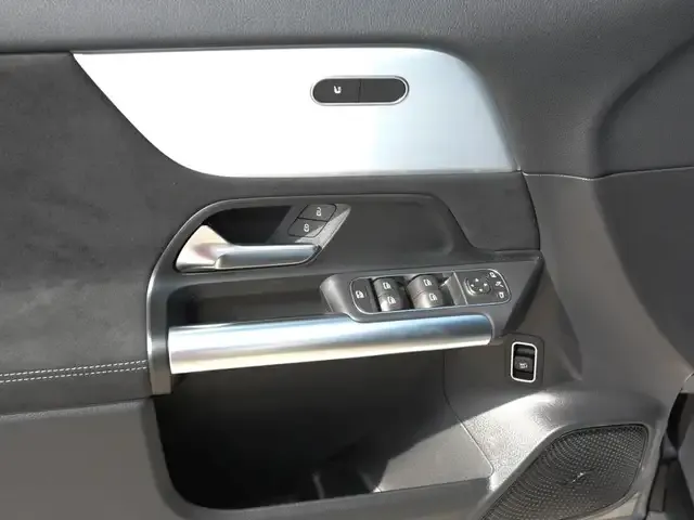 Mercedes-Benz GLA 180