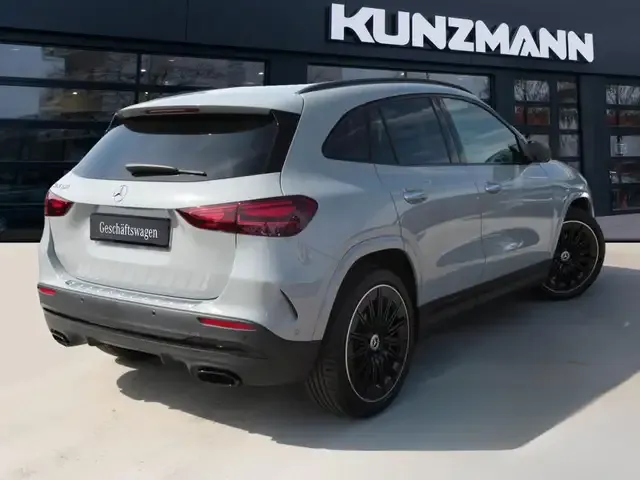 Mercedes-Benz GLA 180