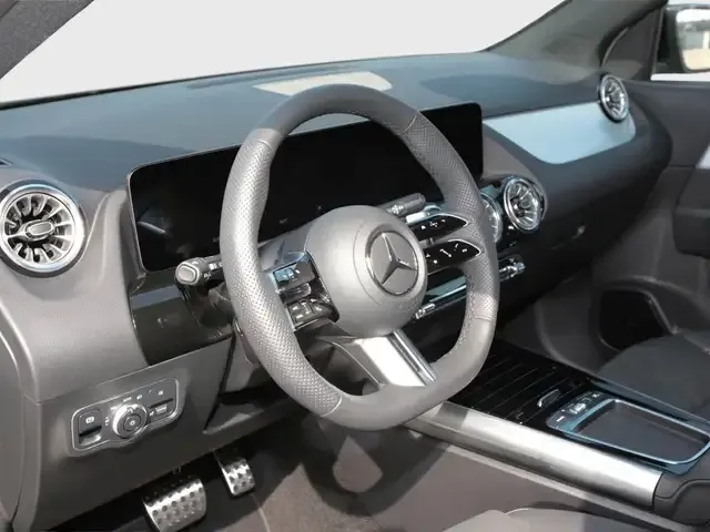 Mercedes-Benz GLA 180