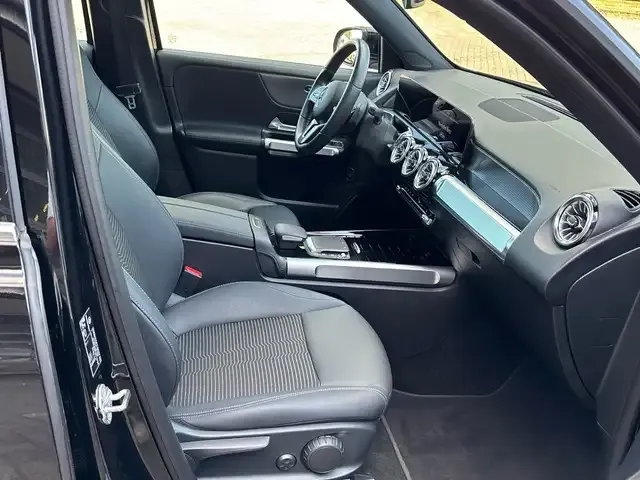 Mercedes-Benz EQB 300