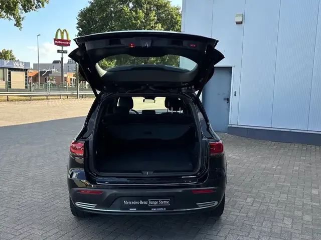 Mercedes-Benz EQB 300
