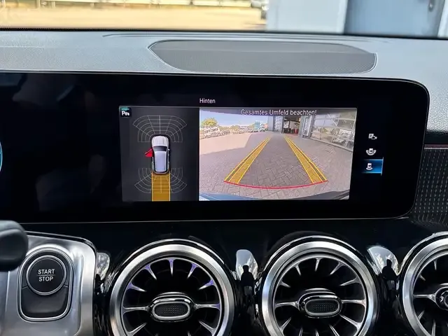 Mercedes-Benz EQB 300
