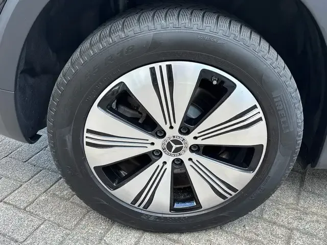 Mercedes-Benz EQB 300