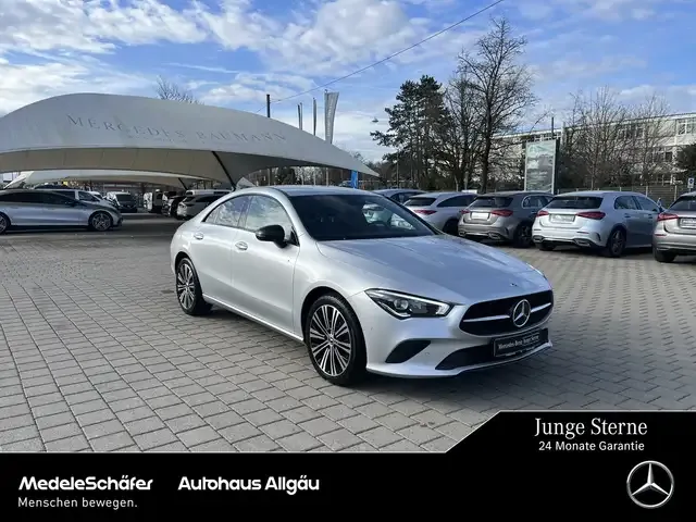Mercedes-Benz CLA 180