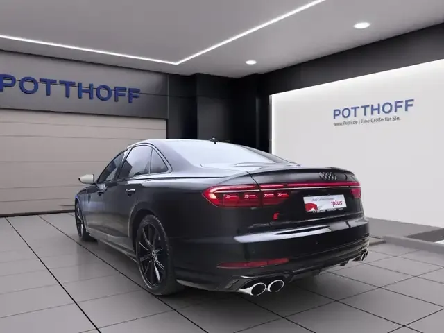 Audi S8