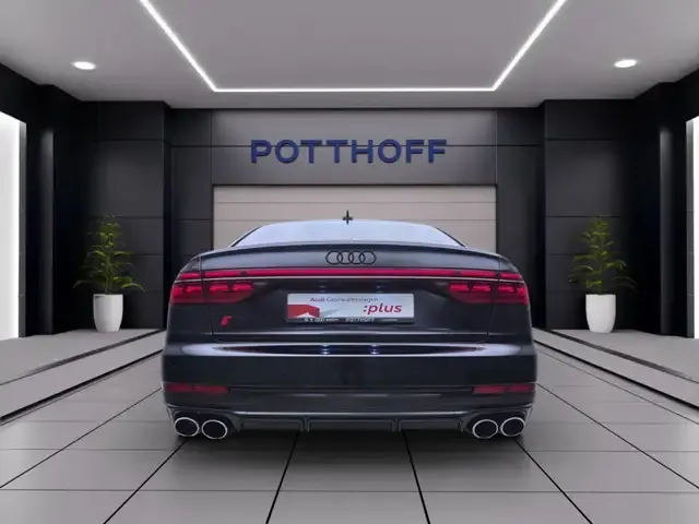 Audi S8
