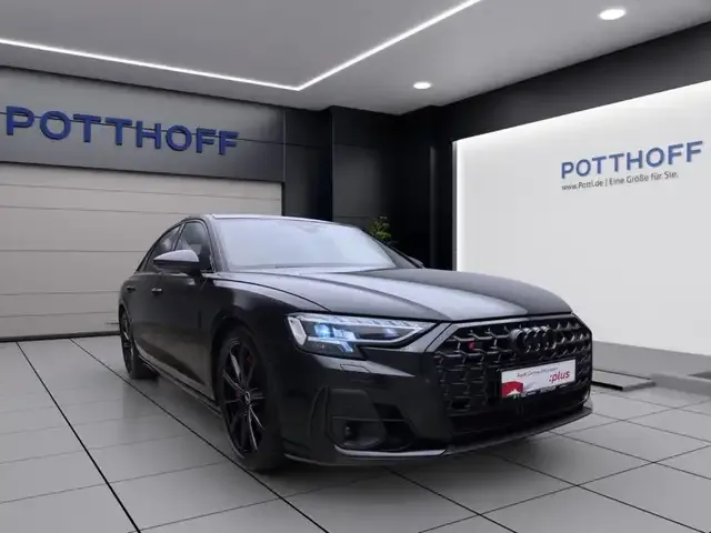 Audi S8