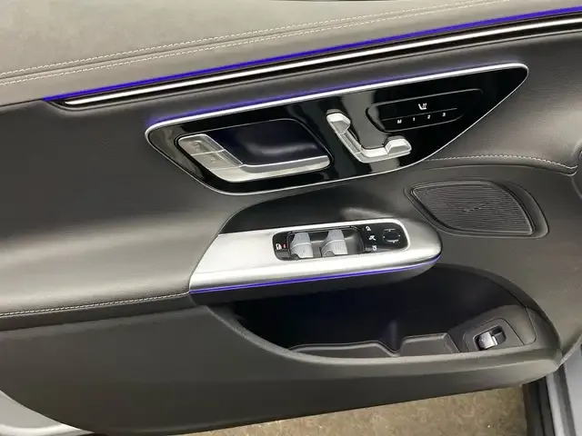 Mercedes-Benz EQE 300