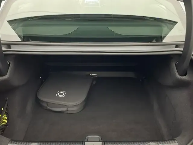 Mercedes-Benz EQE 300