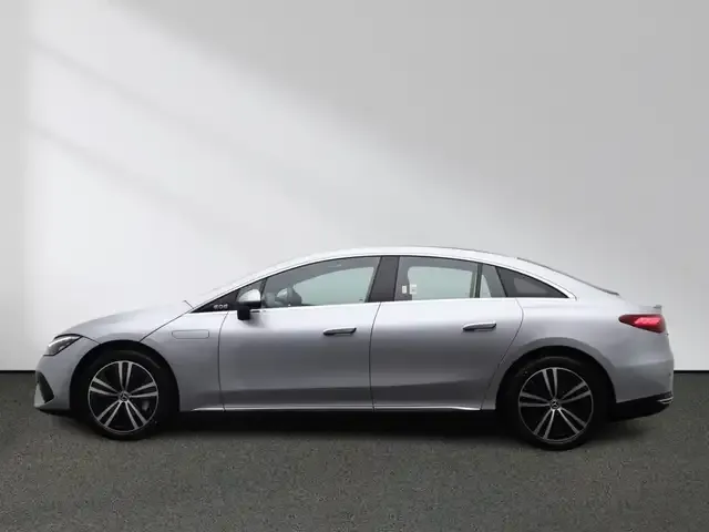 Mercedes-Benz EQE 300