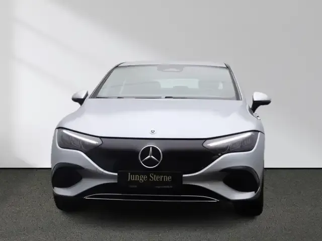 Mercedes-Benz EQE 300