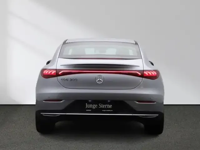 Mercedes-Benz EQE 300