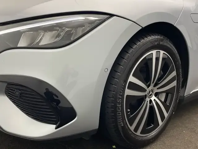 Mercedes-Benz EQE 300