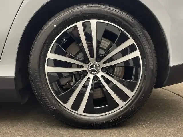 Mercedes-Benz EQE 300