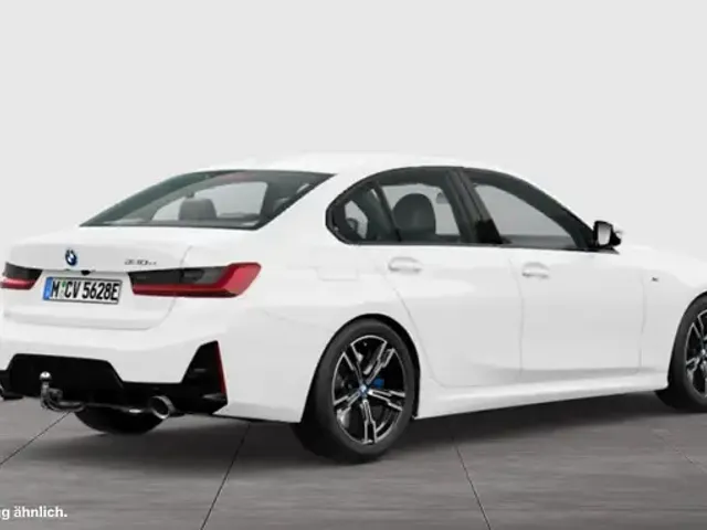 BMW 330