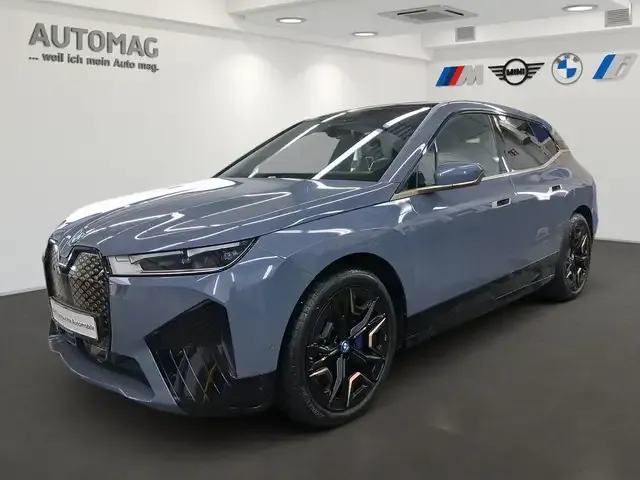 BMW iX