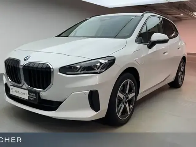 BMW 225