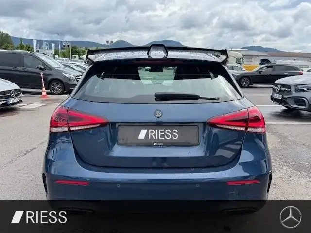 Mercedes-Benz A 180