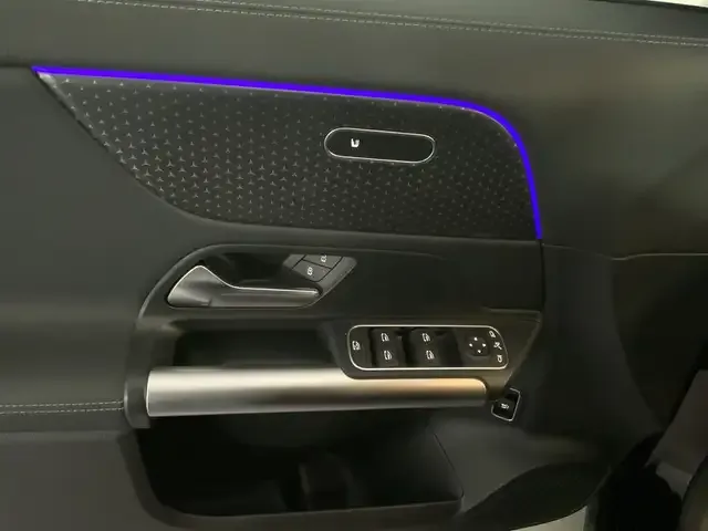 Mercedes-Benz GLA 180