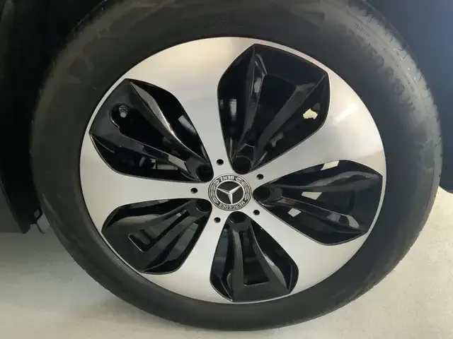 Mercedes-Benz GLA 180