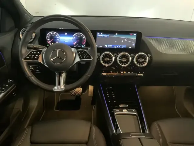 Mercedes-Benz GLA 180
