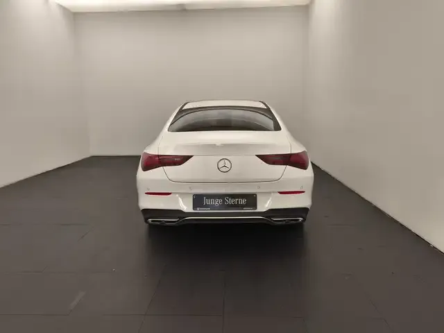 Mercedes-Benz CLA 180