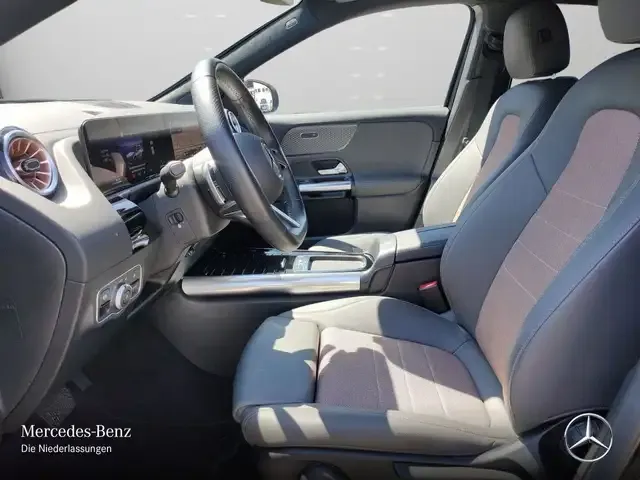 Mercedes-Benz EQA 300