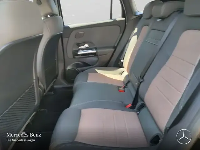Mercedes-Benz EQA 300