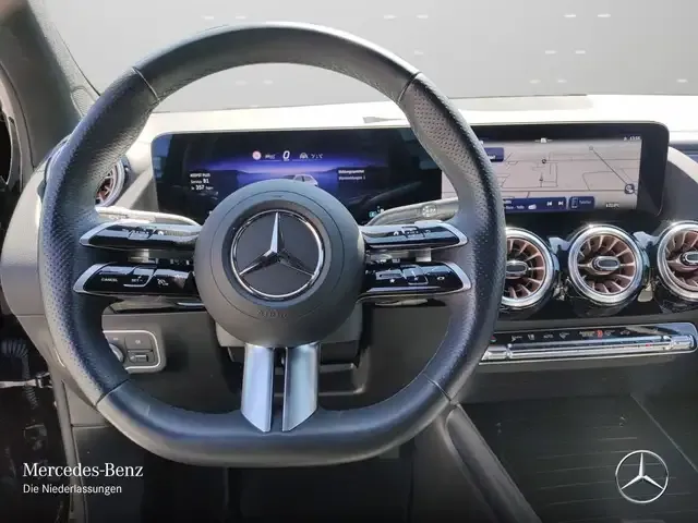 Mercedes-Benz EQA 300