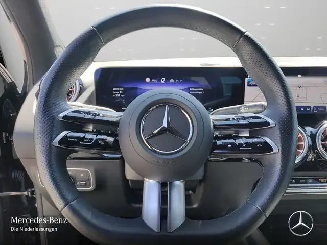 Mercedes-Benz EQA 300
