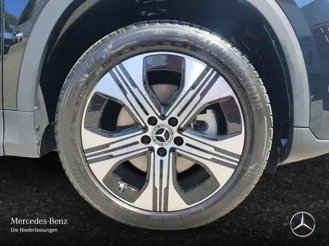 Mercedes-Benz EQA 300