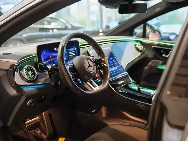 Mercedes-Benz EQE 43