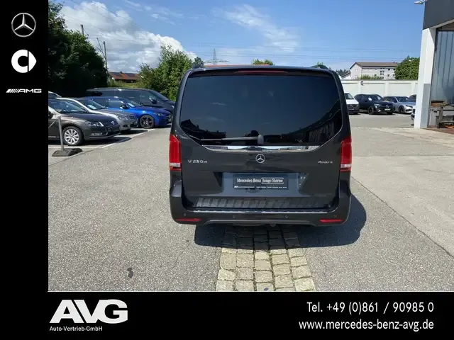 Mercedes-Benz V 250