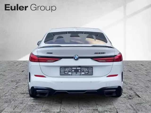 BMW 235