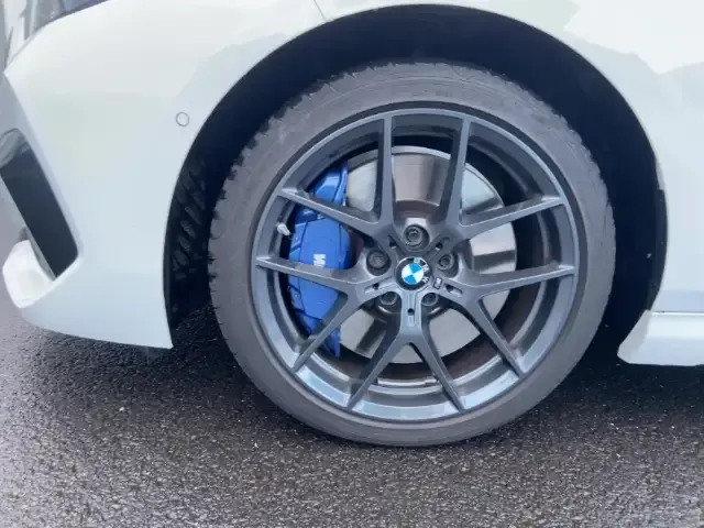 BMW 235