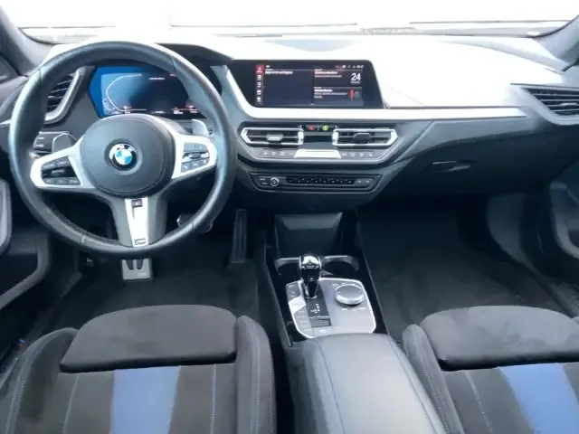 BMW 235